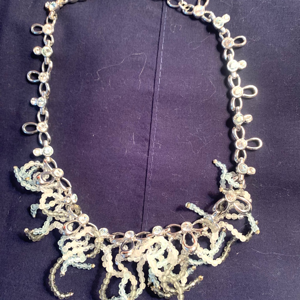 Necklace - Newer Vintages . Never Used.